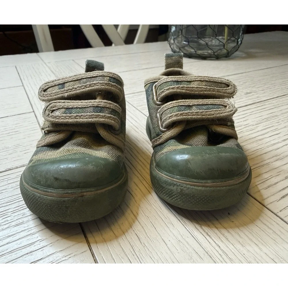 Baby Gap Infant Camo Sneaker Shoe Hook & Loop Close Sz 3 Brown Green Rubber Sole